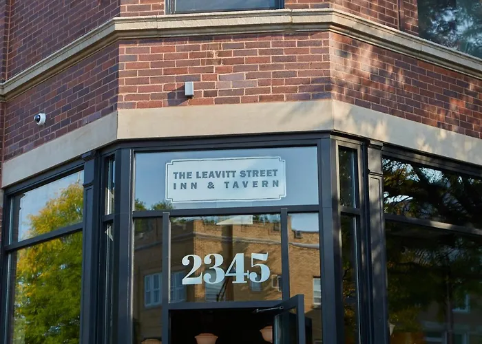 Leavitt Street & Tavern